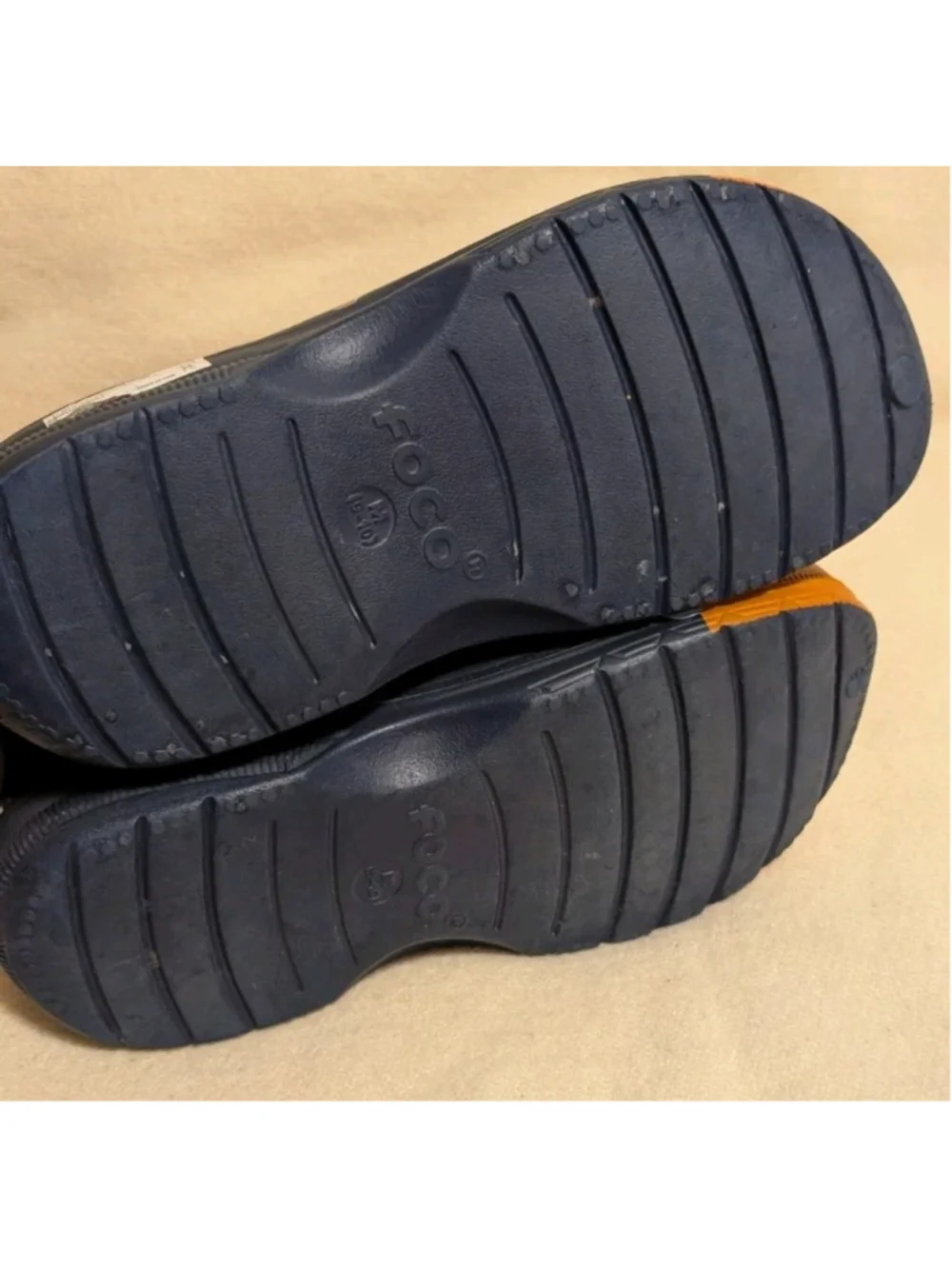 FOCO NFL Men's Chicago Bears 2023 Colorblock Big Logo Clogs Size 9-10 B124